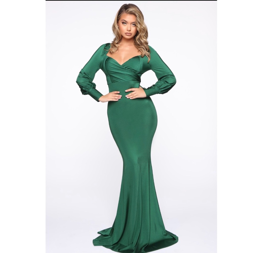 Fashionnova sweet and sleek emerald dress 👗